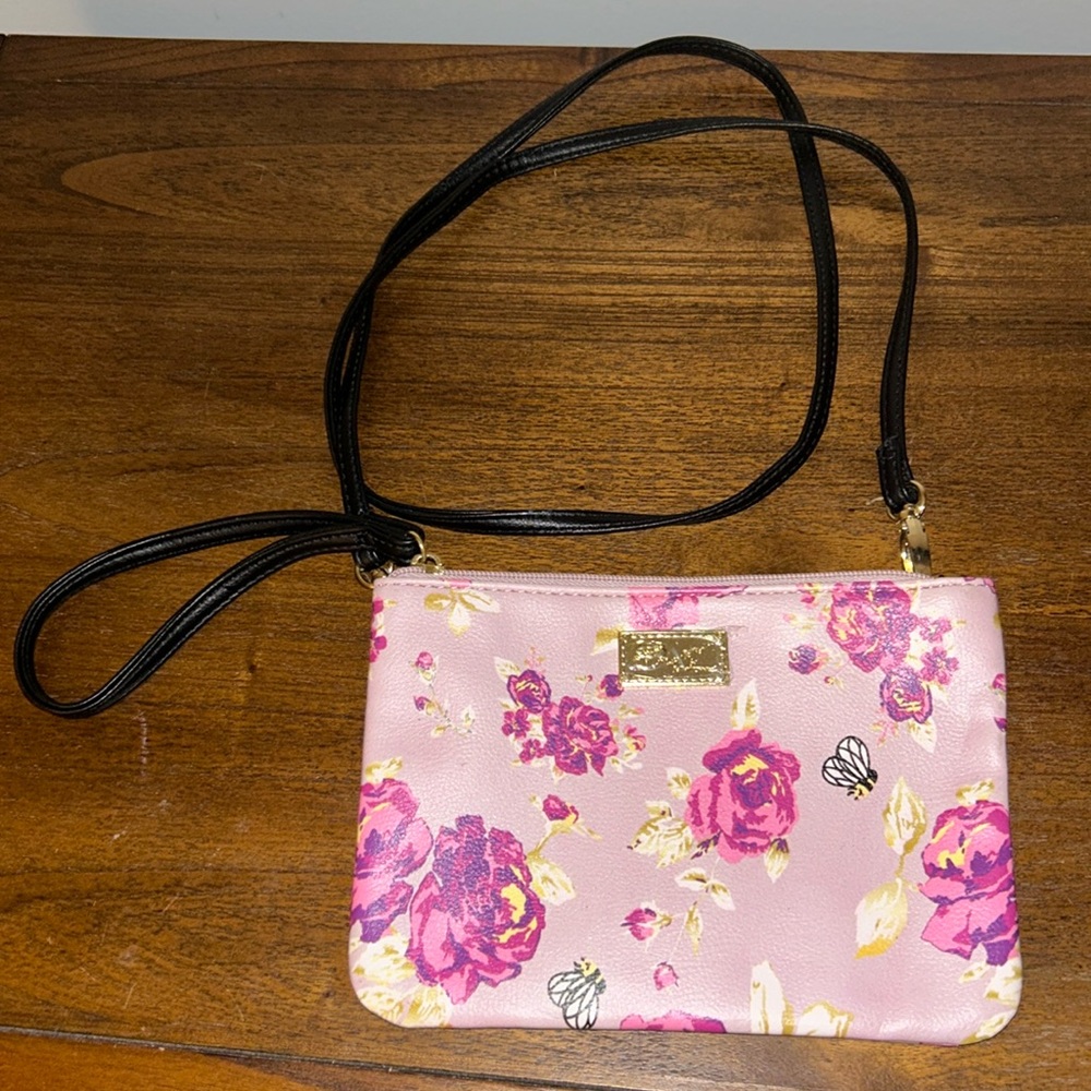 Betsy Johnson wristlet/crossbody bag w roses and bees print